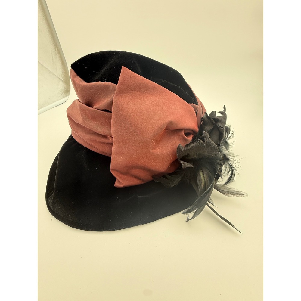 Liz Claiborne Womens Black Velvet Cloche Hat Pink Bow Feather Accent Vintage